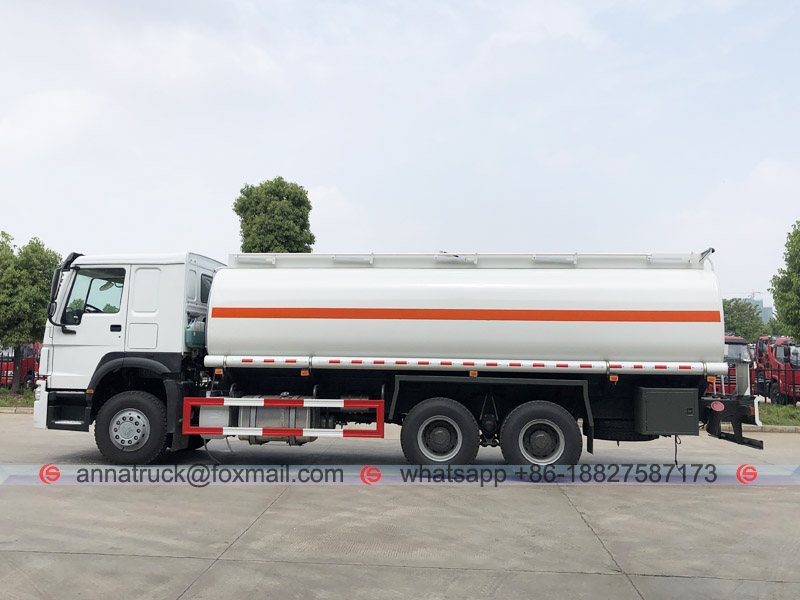 25,000 Liters Fuel Tanker Truck with SINOTRUK HOWO 5