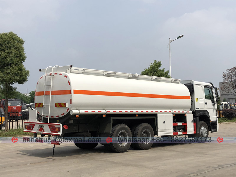 25,000 Liters Fuel Tanker Truck with SINOTRUK HOWO 