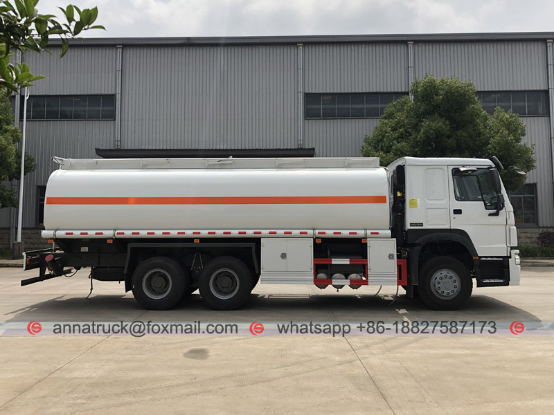 25,000 Liters Fuel Tanker Truck with SINOTRUK HOWO1