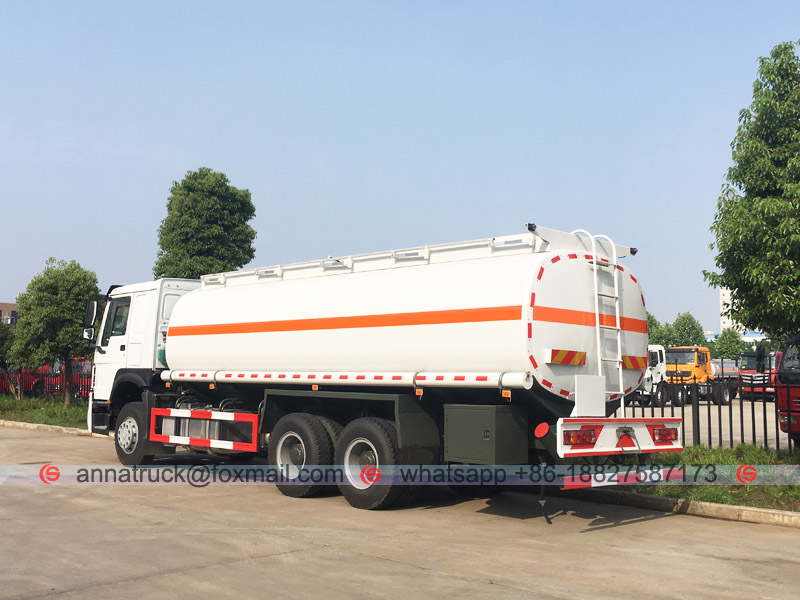 25,000 Liters Fuel Tanker Truck with SINOTRUK HOWO 3